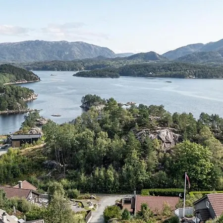 Peaceful In Skrabbavikja With Fjord View Vakantiehuis *