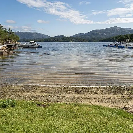 Peaceful In Skrabbavikja With Fjord View